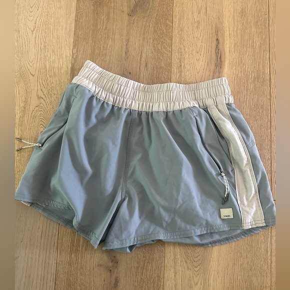 Vuori dash short in light cloud size XS. - Picture 1 of 6